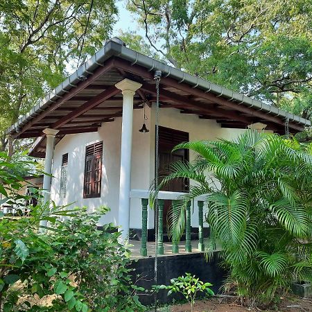 Katagamuwa Rest Hotel Kataragama Luaran gambar