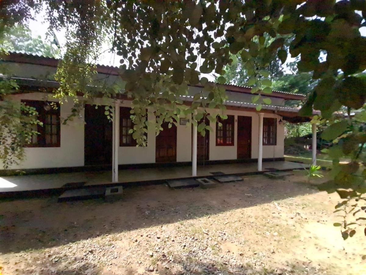 Katagamuwa Rest Hotel Kataragama Luaran gambar