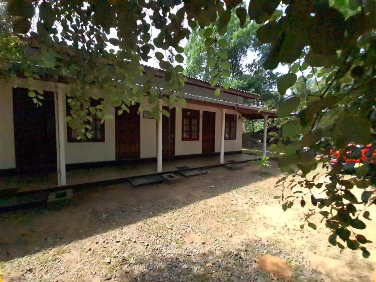Katagamuwa Rest Hotel Kataragama Luaran gambar